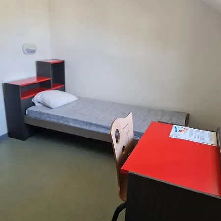 Hautes-pyrenees Sport Nature Hostel *